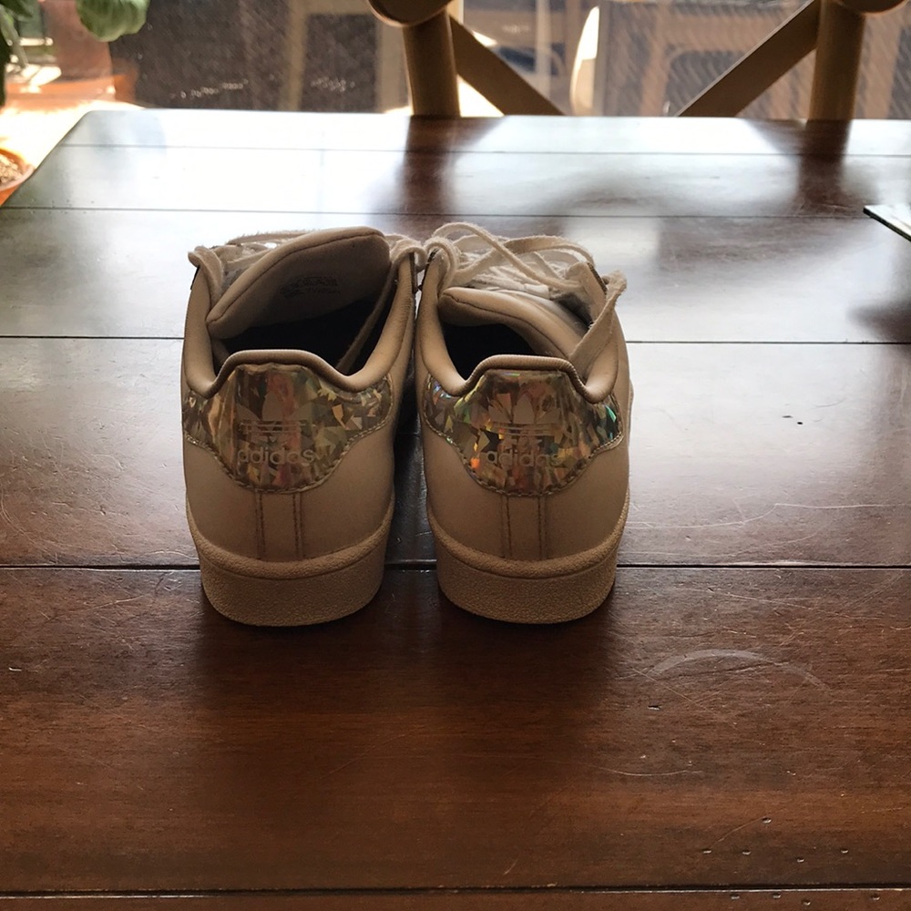 Girls Adidas Shell-toe - Picture 3 of 3